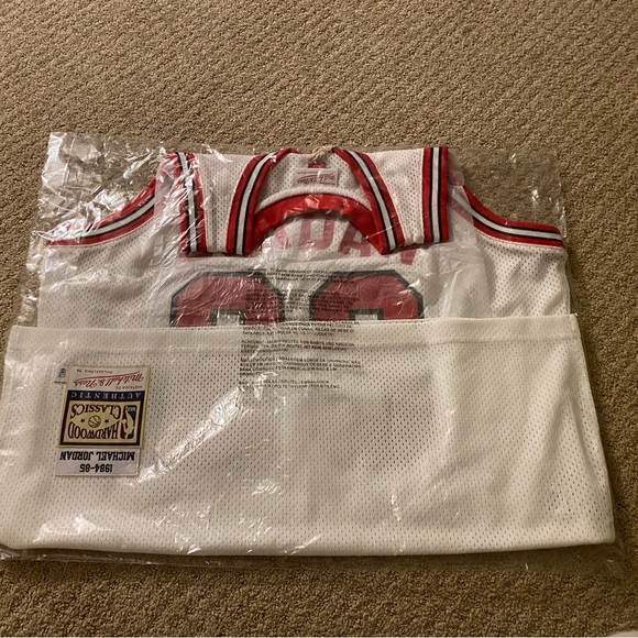 Jordan Bulls Jersey BRAND NEW - Picture 3 of 8